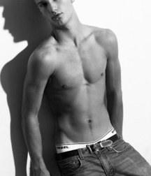 shirtless boys 5d3f17e5371b2.jpg