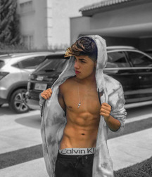 Boys 5d407b5058f29.jpg