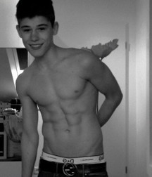shirtless boys 5d41b54368037.jpg