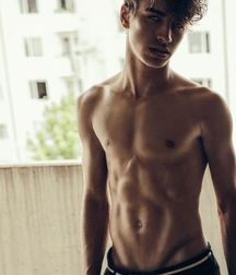 shirtless boys 5d41b794d649e.jpg