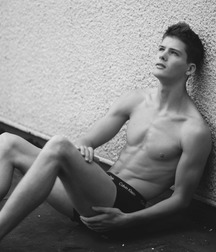 shirtless boys 5d41b7f391c9c.jpg