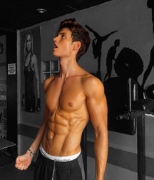 shirtless boys 5d4452a7670a2.jpg