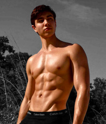shirtless boys 5d4452cb92c57.jpg
