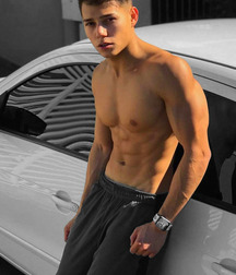 shirtless boys 5d4452ebecf27.jpg