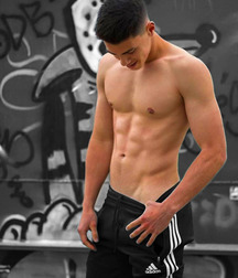 shirtless boys 5d4452fba5be5.jpg