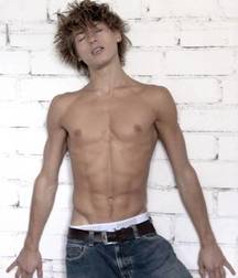 shirtless boys 5d4453149f5fe.jpg