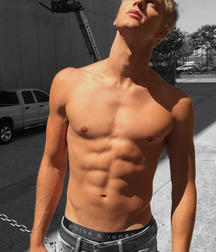shirtless boys 5d445340c20f1.jpg