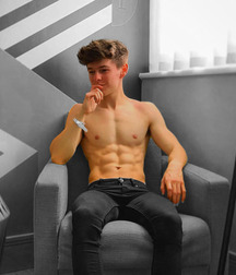shirtless boys 5d4453505fcb7.jpg