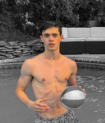 shirtless boys 5d4453a65cd1c.jpg