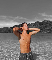 shirtless boys 5d445472c8c0b.jpg