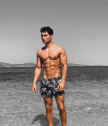shirtless boys 5d4454a984ea0.jpg