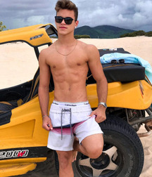 shirtless boys 5d453708c18be.jpg