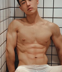 shirtless boys 5d485ef2effaf.jpg