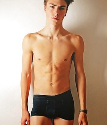 shirtless boys 5d4d8de02a631.jpg