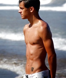 shirtless boys 5d4e7ce22e26a.jpg