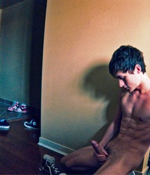 Boys with a boner 5d4e86df87b41.jpg