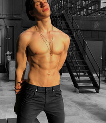 shirtless boys 5d4fafba51ca2.jpg
