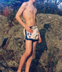shirtless boys 5d504e4df31c4.png