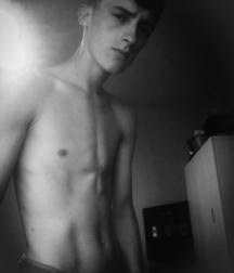 shirtless boys 5d504eea3bfeb.jpg