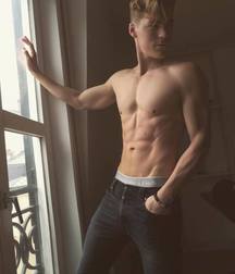 shirtless boys 5d51aad03f11d.jpg