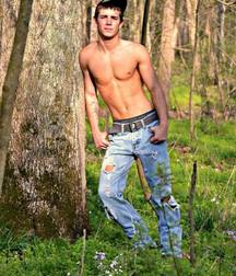 shirtless boys 5d5425eac26de.jpg
