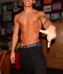 shirtless boys 5d5425f214197.jpg