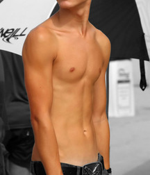 shirtless boys 5d5426300a206.jpg