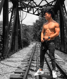shirtless boys 5d5426380b44f.jpg