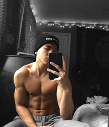 shirtless boys 5d5426b030978.jpg