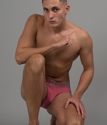 shirtless boys 5d551da10839d.jpg