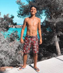 shirtless boys 5d55211ed5124.jpg