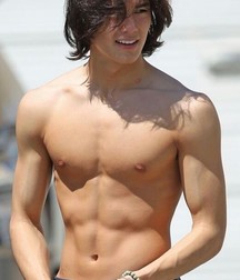 shirtless boys 5d591500a1c19.jpg