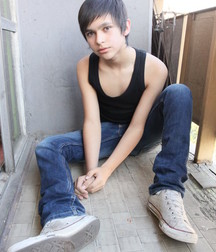 Boys 5d591e3997e29.jpg