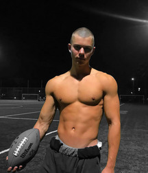 shirtless boys 5d5adff218c1a.jpg