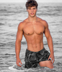 shirtless boys 5d5ae0376dd83.jpg