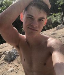 shirtless boys 5d5ae0453e790.jpg