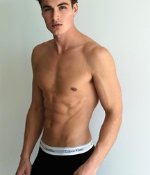 shirtless boys 5d5ae1165f123.jpg