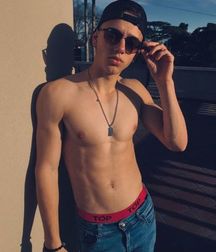 shirtless boys 5d5ae19c3f12b.jpg