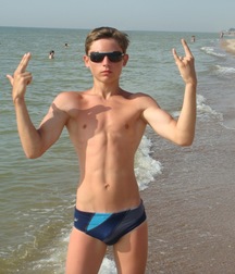 shirtless boys 5d5c3daa6b944.jpg