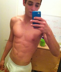 shirtless boys 5d5c3e8698d54.jpg