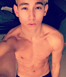 shirtless boys 5d5d73c1a321e.jpg