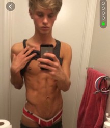shirtless boys 5d5d74282601f.jpg