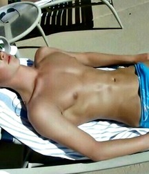 shirtless boys 5d5d75d23315e.jpg