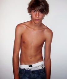 shirtless boys 5d5d75ec93164.jpg