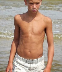 shirtless boys 5d5d765cad963.jpg