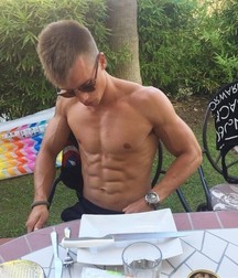 shirtless boys 5d60085c3ee70.jpg