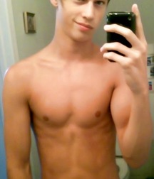 shirtless boys 5d6161734e921.jpg