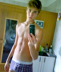 shirtless boys 5d61618fdb47b.jpg