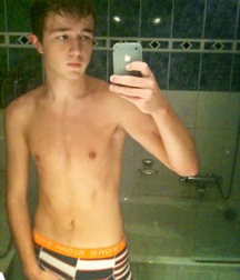 shirtless boys 5d6161a4d124e.jpg