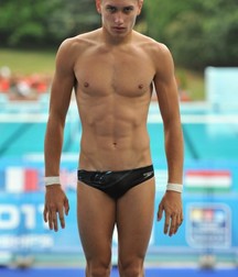 shirtless boys 5d6162a8e5454.jpg
